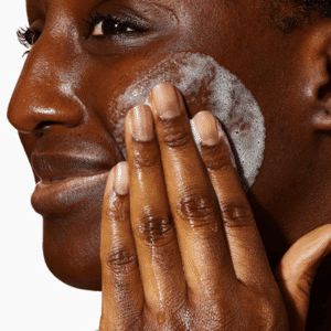 شوینده-پوست-خشک-سراوی-مدل-cerave-sa-smoothing-cleanser