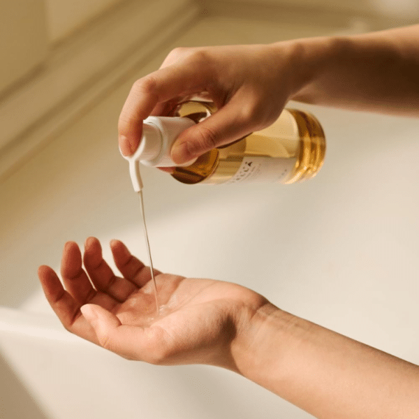روغن پاک‌کننده سبک سنتلا اسکین 1004 Centella Light Cleansing Oil